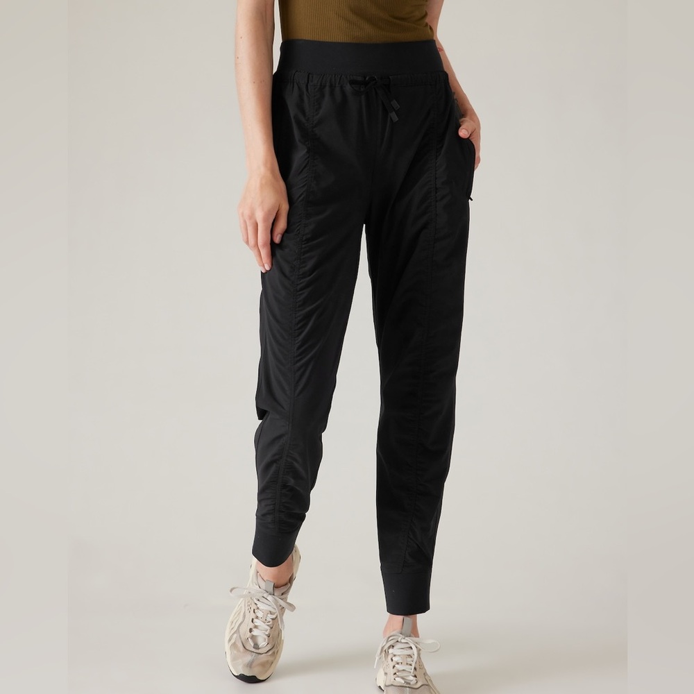 Athleta Attitude Athletic Pants With Ruched Sides Black Size Small High rise